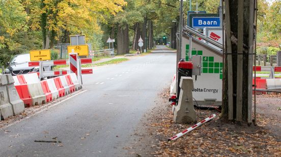 Aanhouding in Brinkstraat in Baarn | Kettingbotsing Amsterdamseweg in Amersfoort. Aanhouding in Brinkstraat in Baarn | Kettingbotsing Amsterdamseweg in Amersfoort.