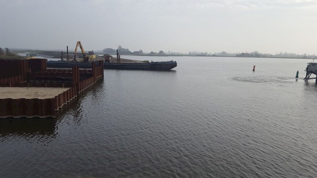 Bouw van de Reevesluis begonnen