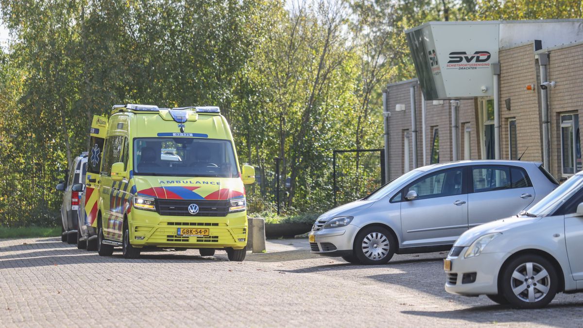 Gewonde bij steekpartij in Leeuwarden | Man schiet zichzelf in voet bij schietsportvereniging Dracht