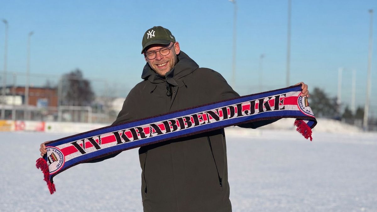 Voetbalclubs vissen in grotere vijver: trainer gezocht via website en social media