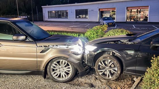Botsing bij autohandelaar • ongeval met quad