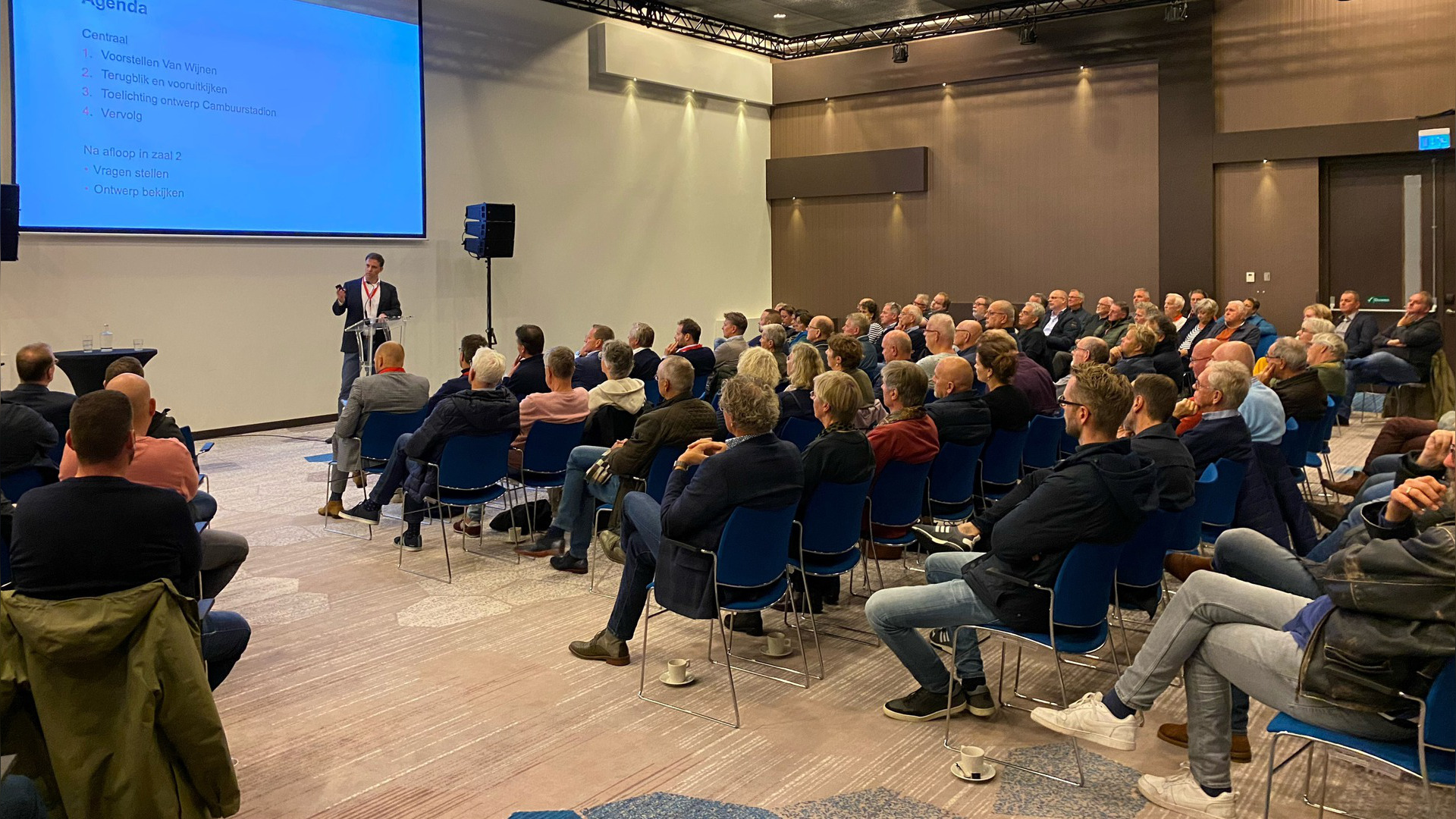 Sa'n 200 minsken wienen by de gearkomste oer it nije Cambuurstadion yn Ljouwert
