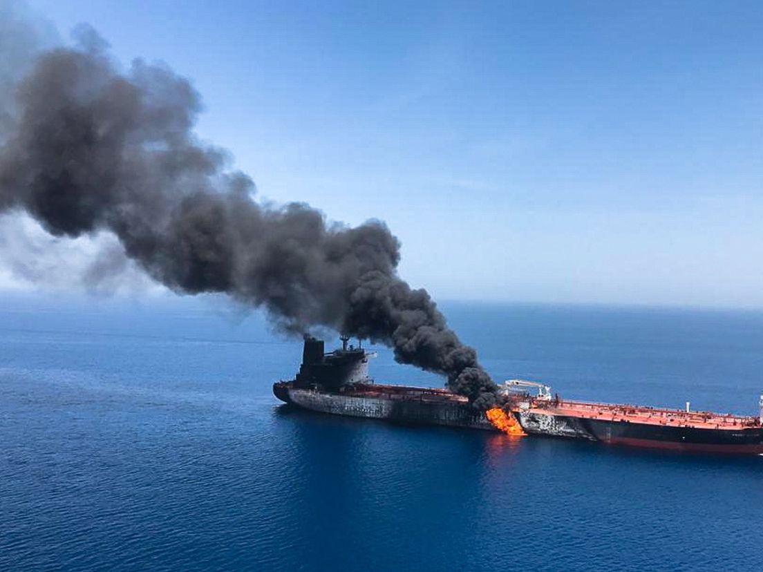 Een van de tankers in de Golf van Oman.
