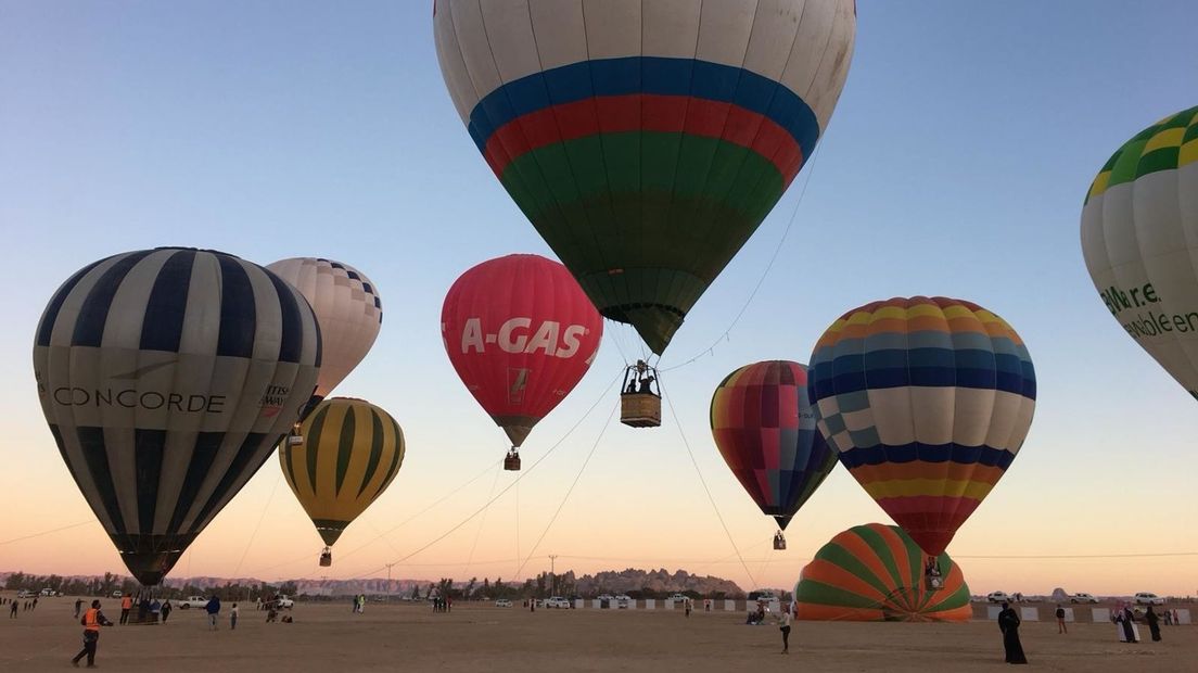 Tientallen luchtballonnen uit de hele wereld deden mee aan het festival in Saoedi-Arabië