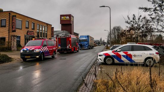 Gewonde bij ongeval bij bedrijfspand in Enschede. Gewonde bij ongeval bij bedrijfspand in Enschede.