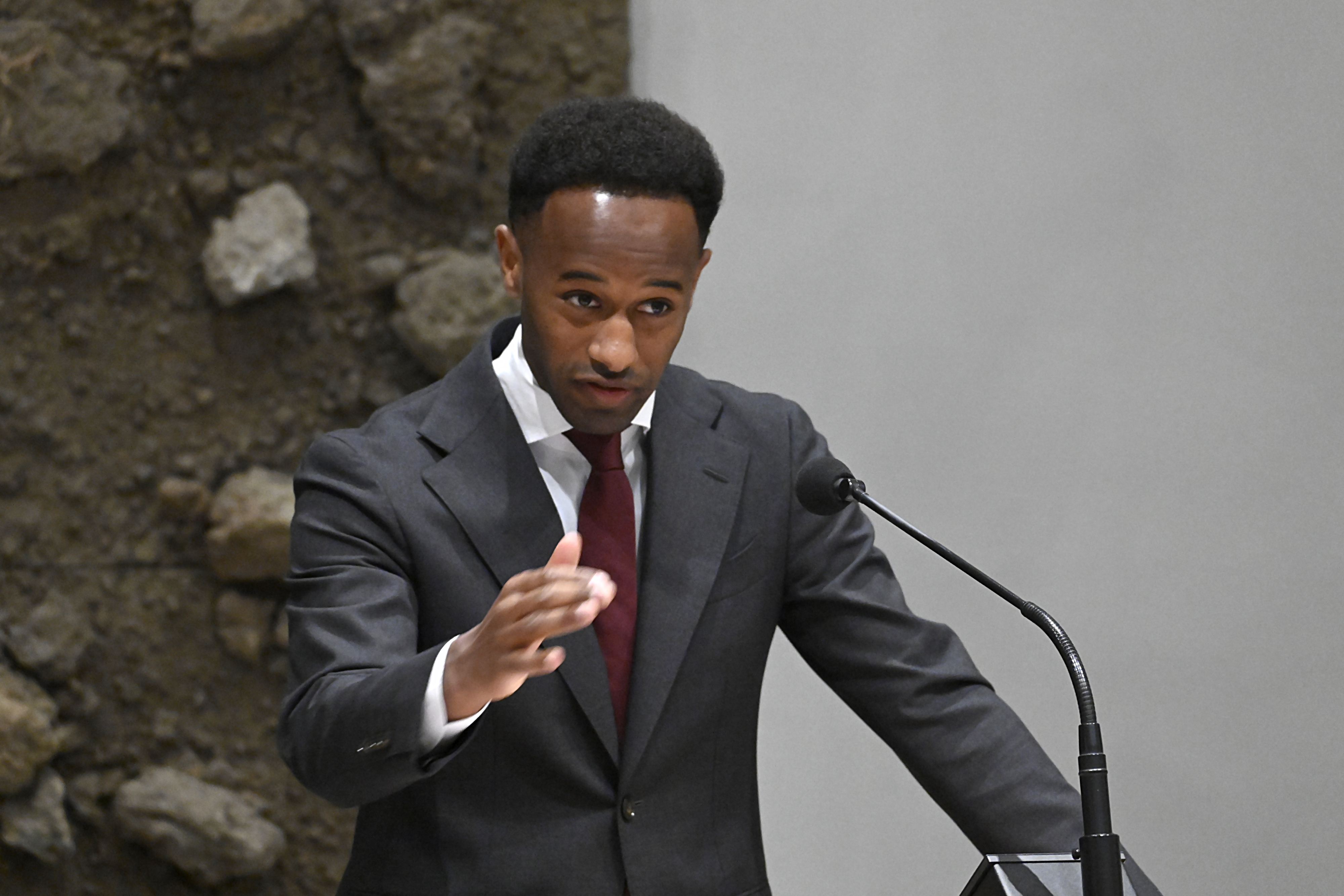 Habtamu de Hoop sjocht dy trein al foarbystowen
