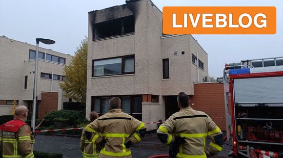 Drie gewonden bij aanrijding in Lienden, brandweer moet inzittende uit autowrak bevrijden. Drie gewonden bij aanrijding in Lienden, brandweer moet inzittende uit autowrak bevrijden.