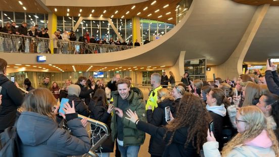 Bekende YouTubers veroorzaken meterslange rij op Arnhem Centraal
