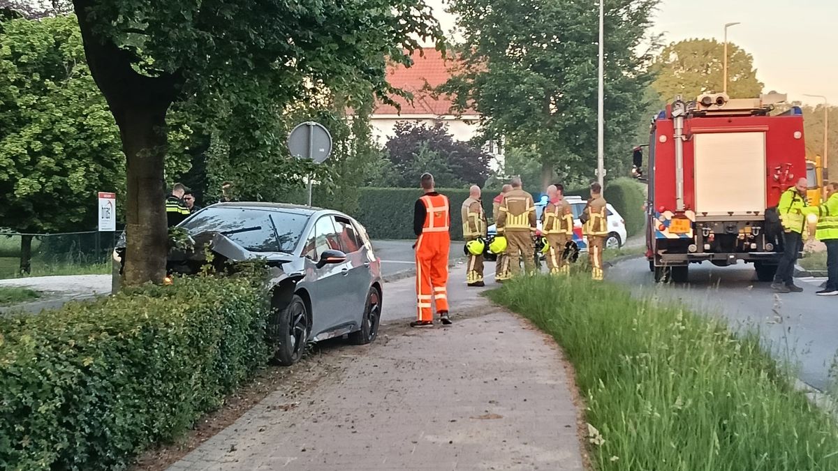 Auto ramt tegen boom op N280