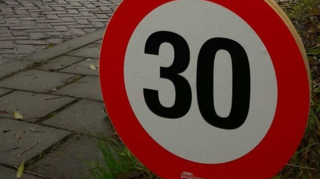 Bewoners vragen aandacht voor snelheid op Postweg