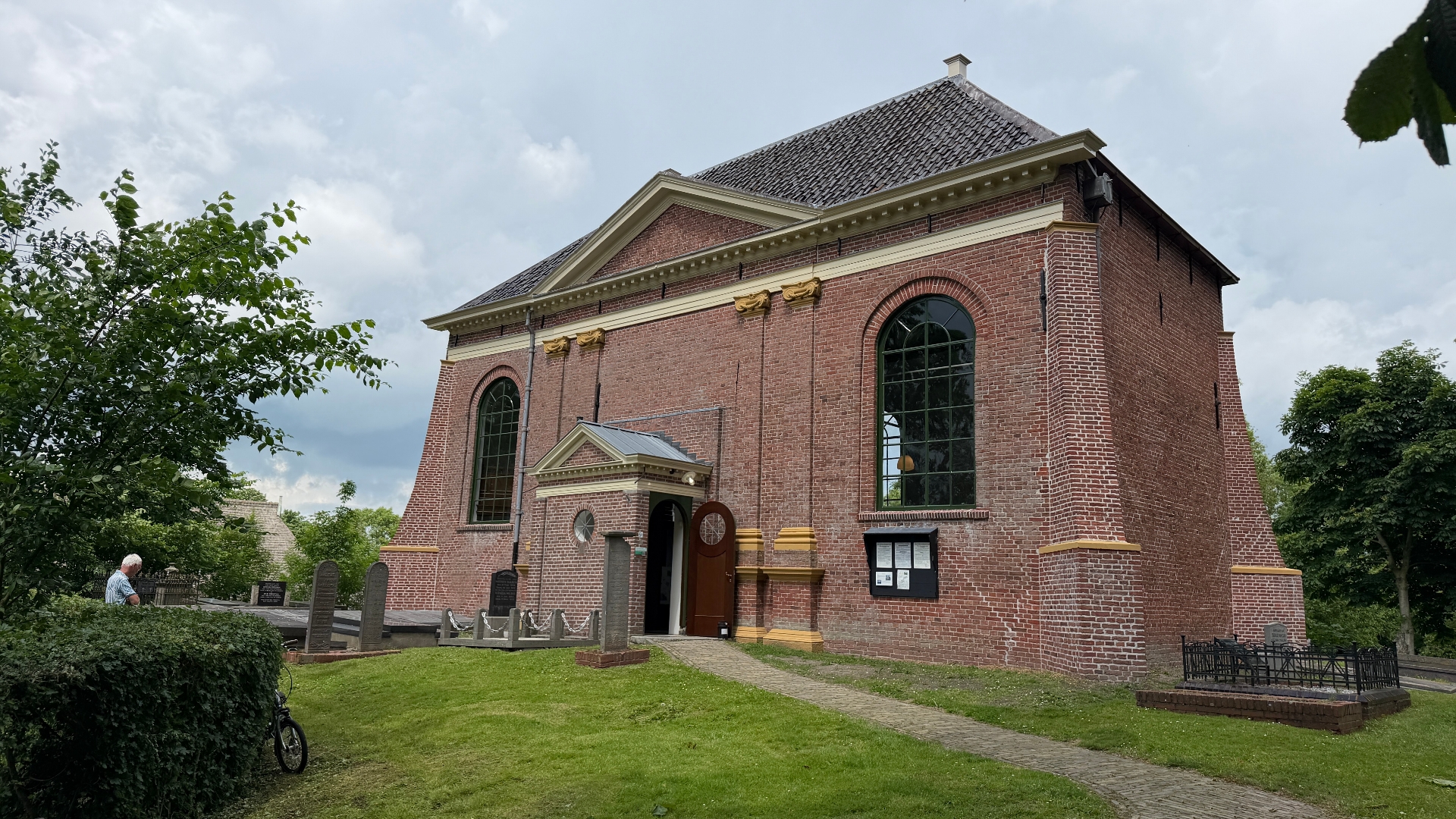 Kerk van Solwerd weer in ere hersteld na restauratie