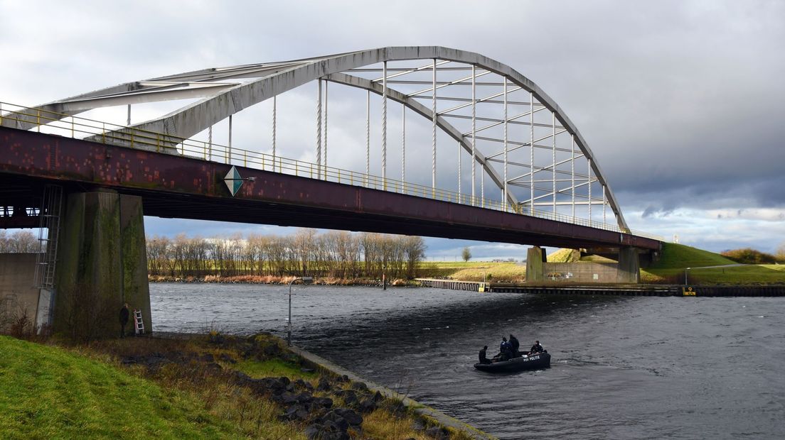 Zoektocht naar delen van lijk in Schelde-Rijnkanaal