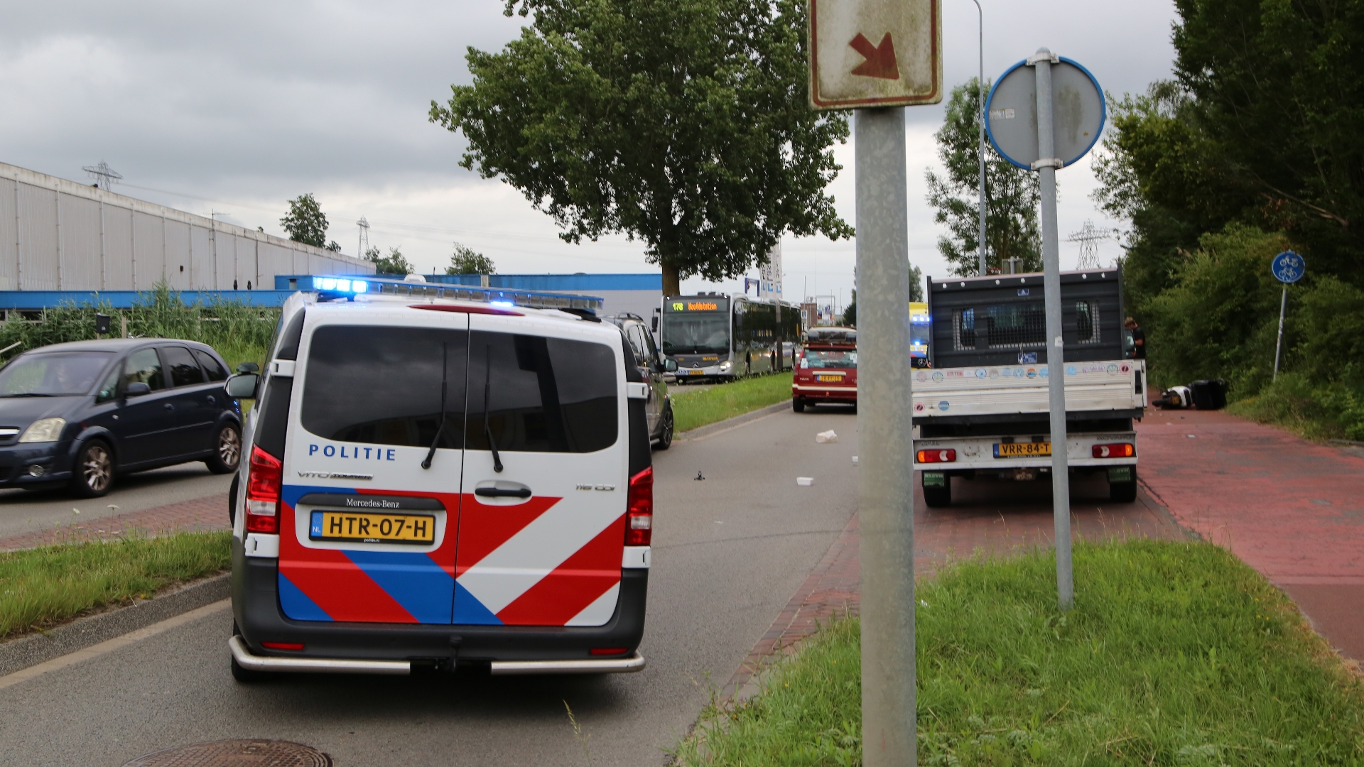 Scooterrijder ernstig gewond bij ongeval Bornholmstraat.