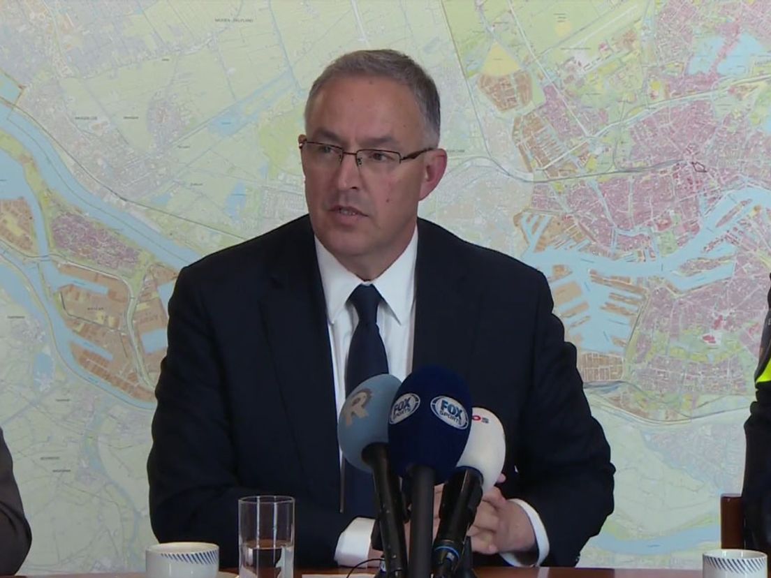 Burgemeester Aboutaleb tijdens de persconferentie