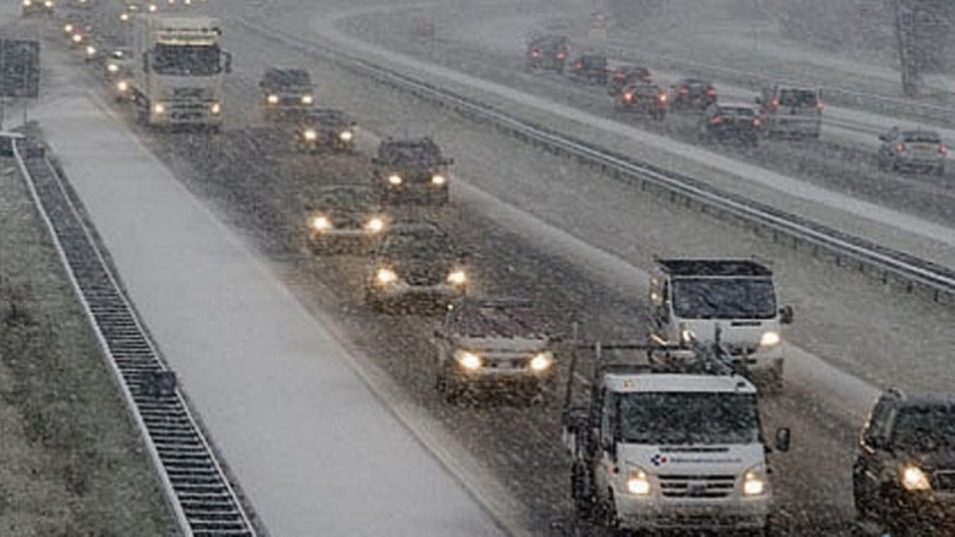 KNMI Waarschuwt: Vandaag Gladde Wegen Door Sneeuw - RTV Noord