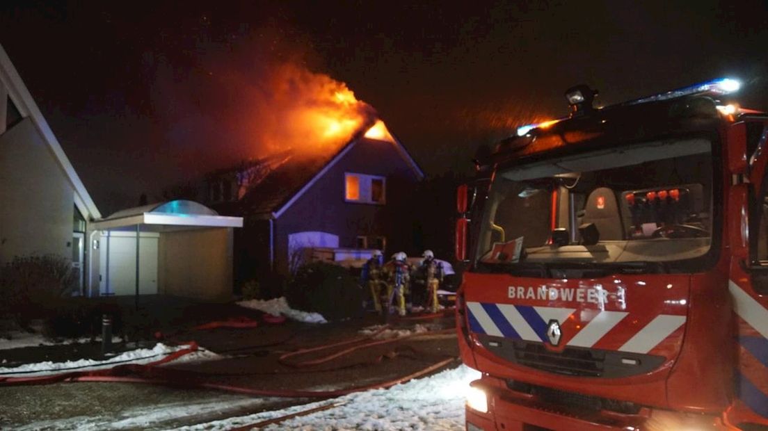 Uitslaande brand in woning in Zwartsluis