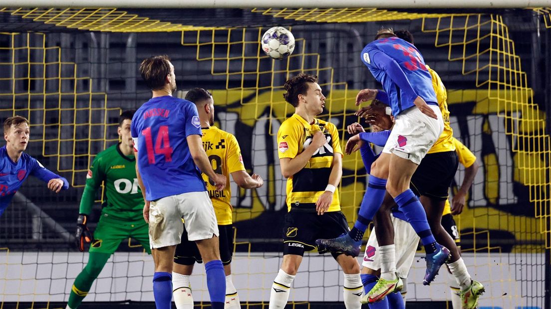 1-0 door een treffer van Mike van der Hoorn.