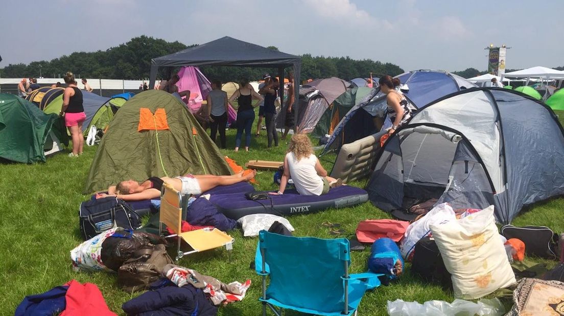 Tentje opzetten op de ZC camping