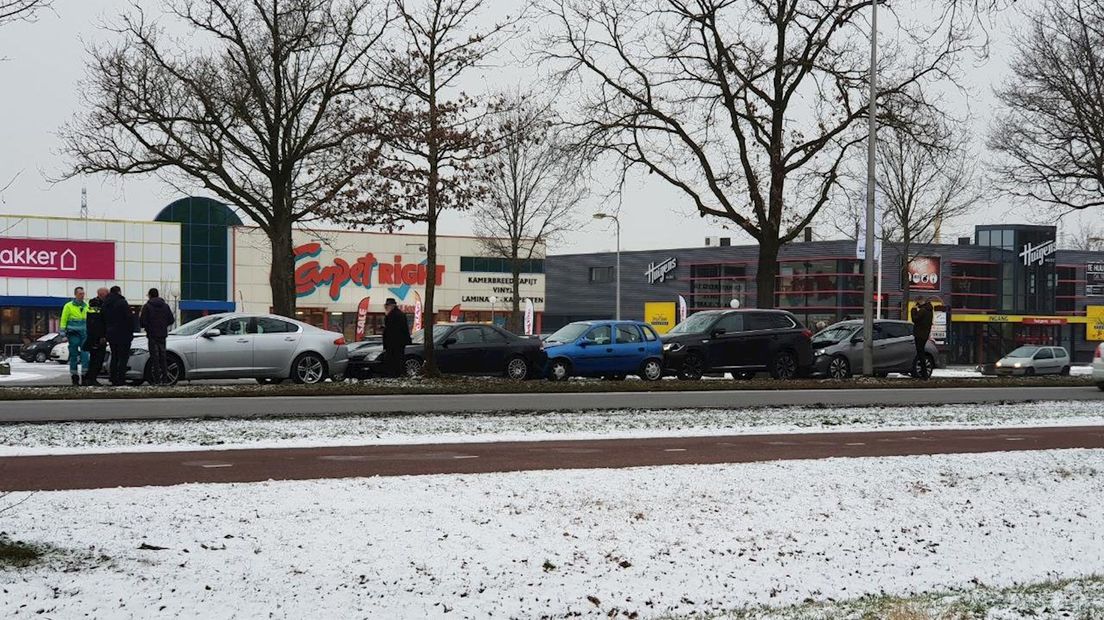 Vijf voertuigen betrokken bij kettingbotsing