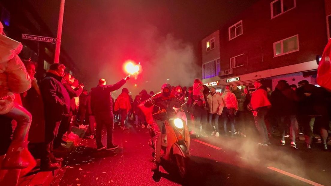 Feest in Arnhem na de winst van Marokko op het WK.