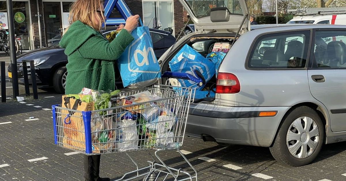 Is boodschappen doen over de grens wel écht goedkoper? - Omroep Gelderland