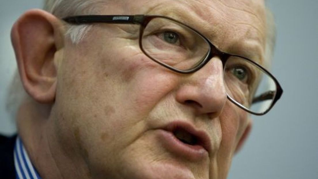 Van Vollenhoven stapt op bij OVV
