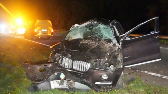 Vrouw gewond na zwaar ongeluk op A28 bij de Wijk. Vrouw gewond na zwaar ongeluk op A28 bij de Wijk.