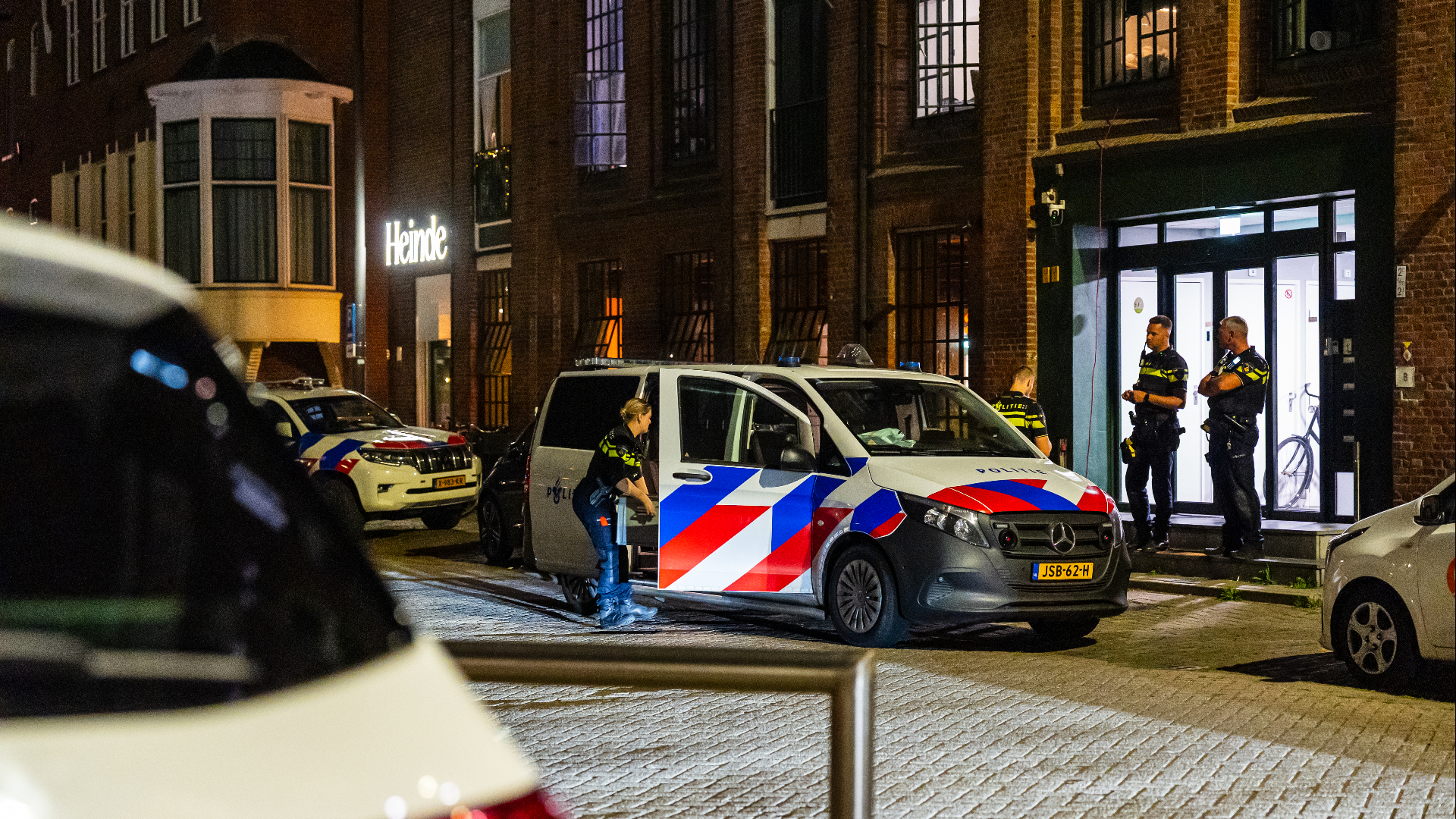 De politie doet onderzoek naar de steekpartij