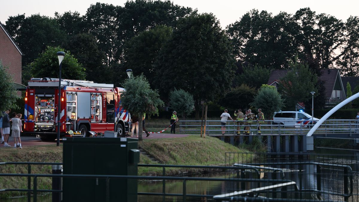 112 Nieuws: Persoon te water in Lemelerveld | Motorrijder gewond in Enschede