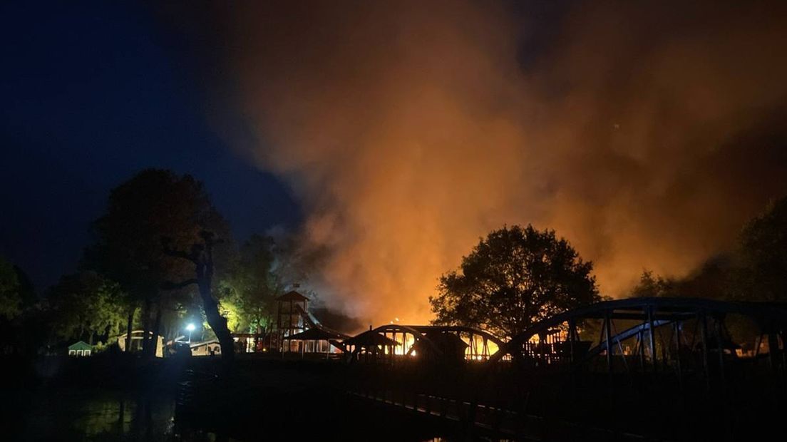 Grote brand op Landgoed Nienoord in Leek