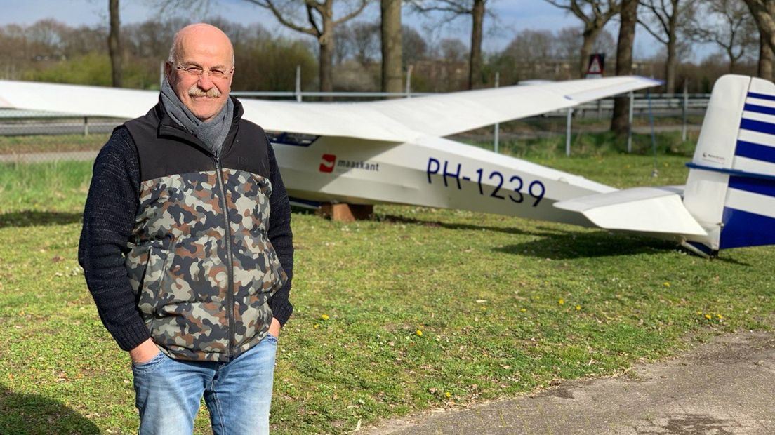 Peter van den Belt en zijn vliegtuig