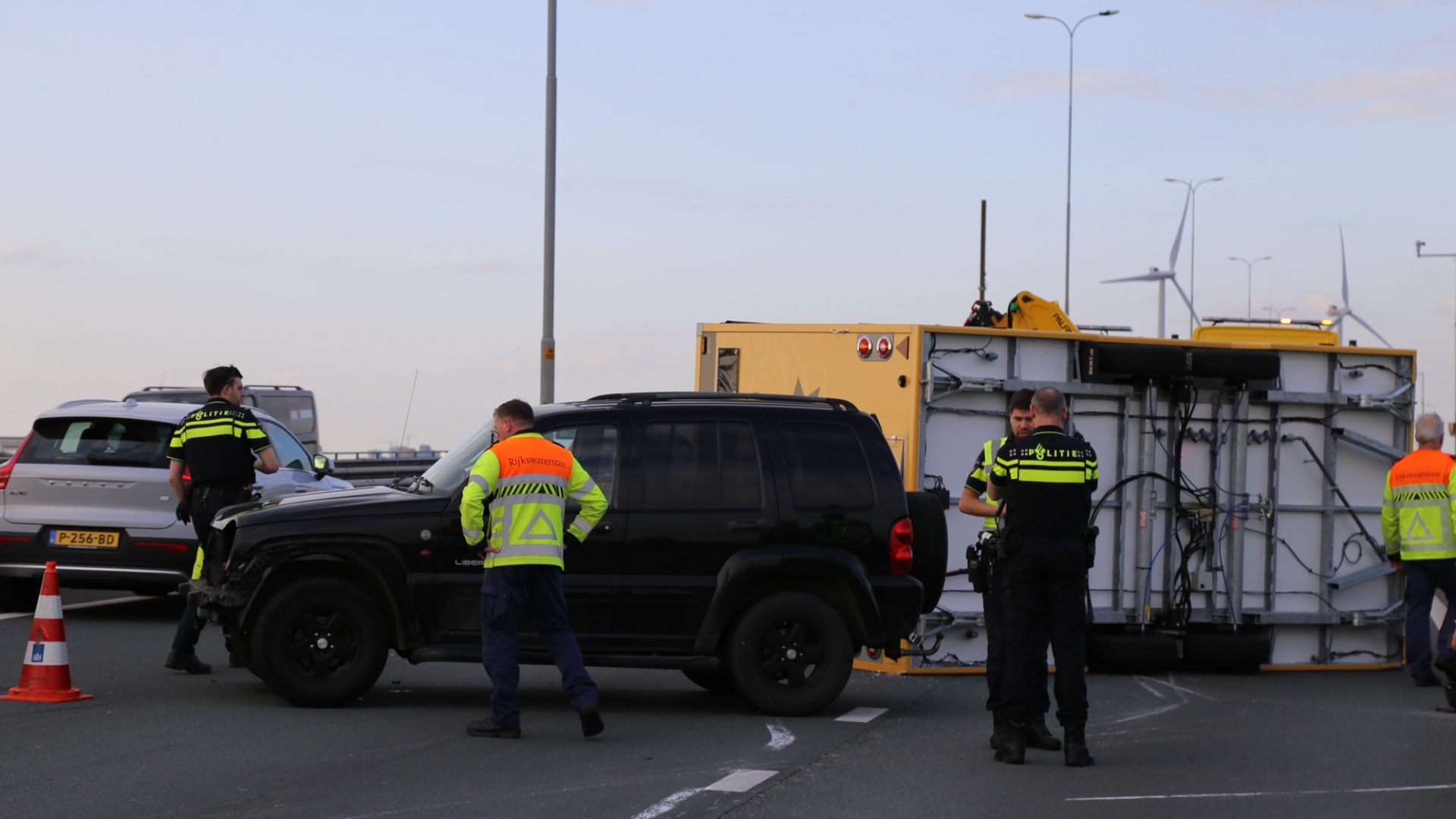 112 Nieuws: Twee Rijstroken A27 Dicht Door Gekantelde Aanhangwagen ...