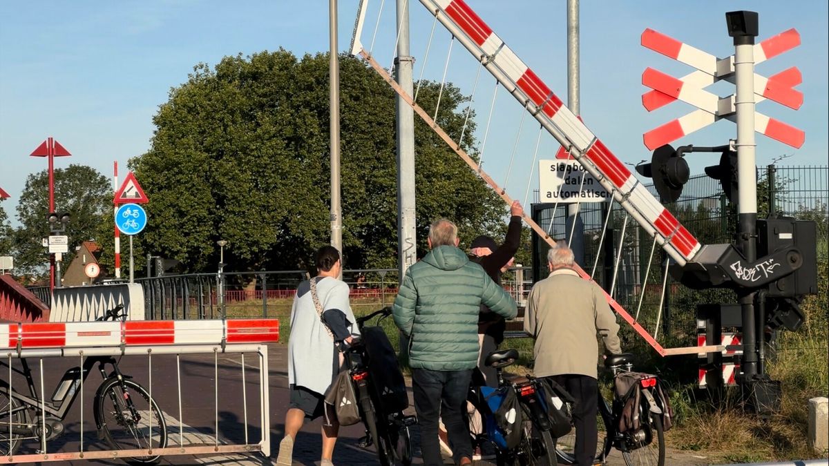 Spoorbomen Oost-Souburg rinkelden er meer dan twaalf uur op los, probleem wordt vannacht opgelost