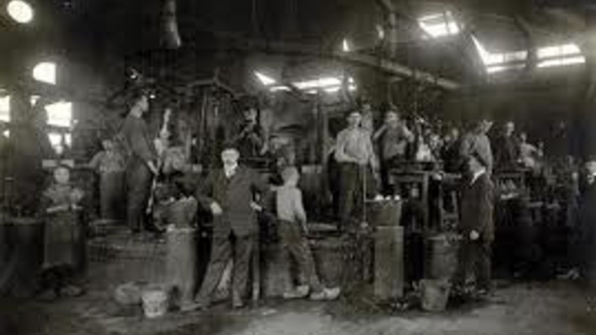De Es van Slopen: Glasfabriek Nieuw-Buinen