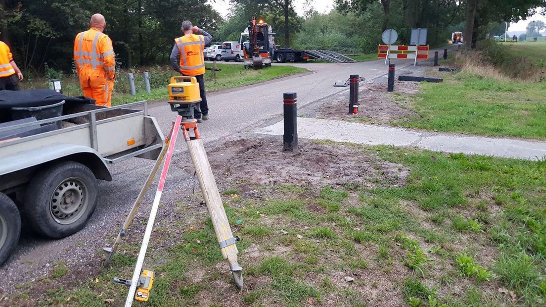 Parkeren in de berm kan sinds maandag niet meer