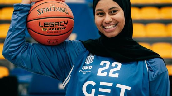 Canadese Kiandra Browne (23) basketbalt in hijab: ‘In Bemmel voel ik mij thuis’