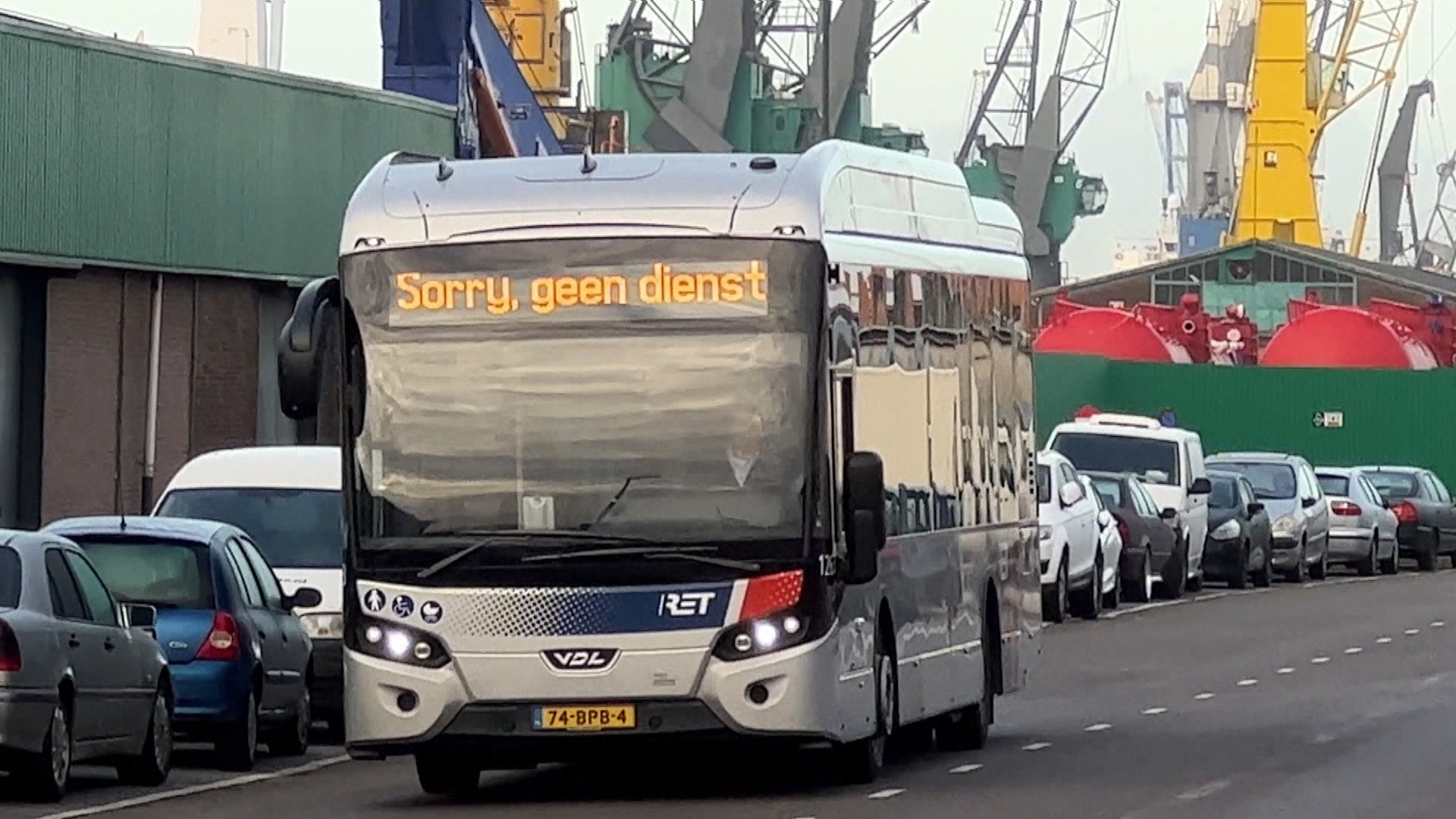 Ook de bussen van de RET rijden woensdag niet.