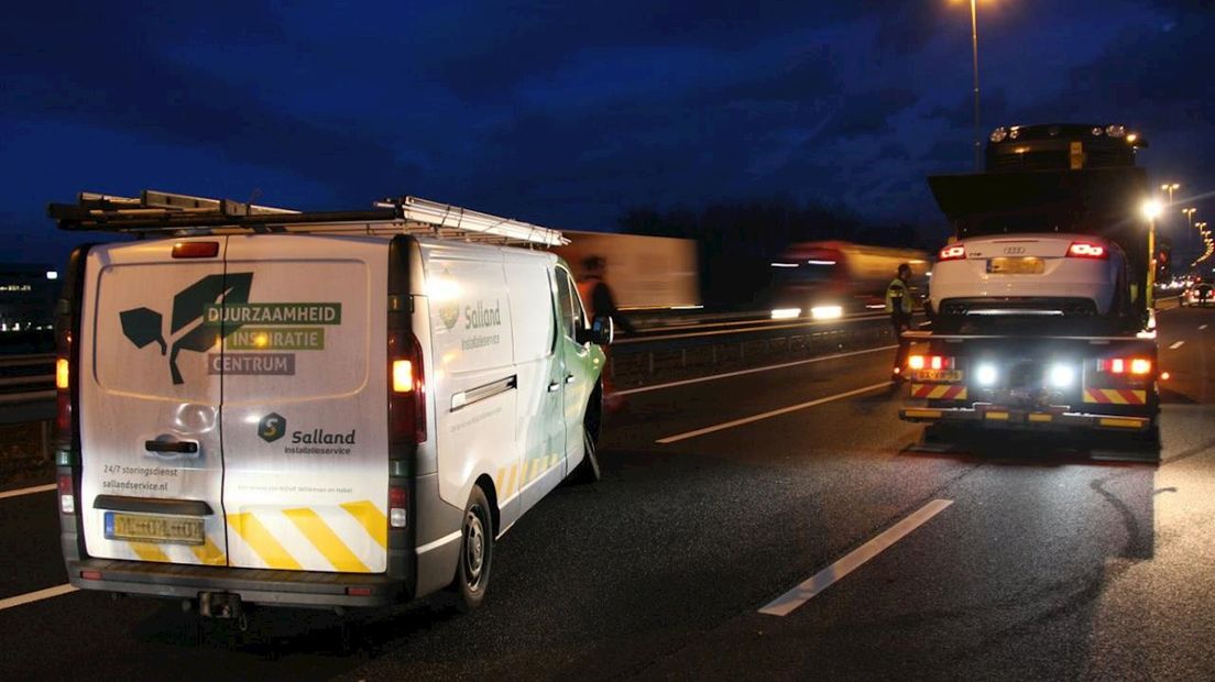 Vier auto's zijn op de A1 op elkaar gebotst