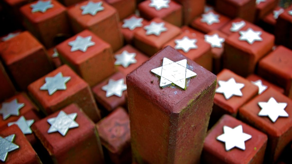 Het monument met de 102.000 steentjes