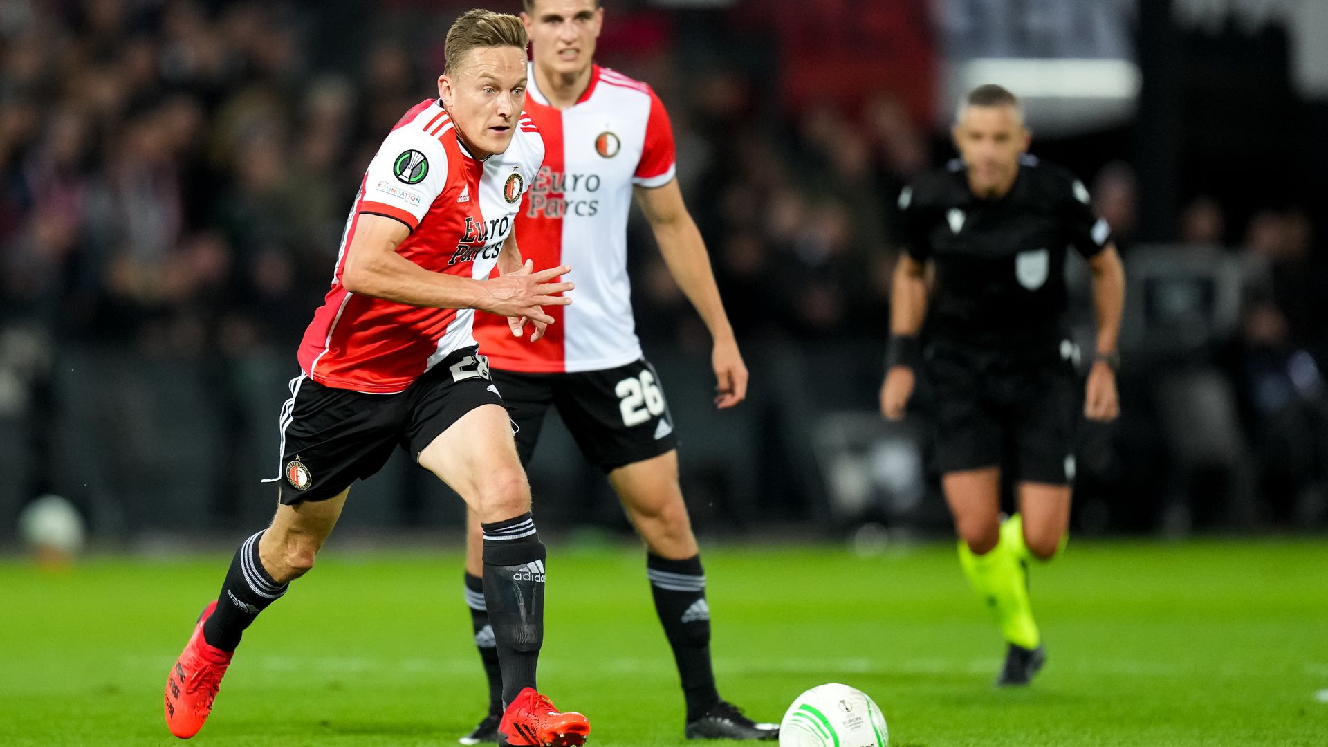 Jens Toornstra aan de bal