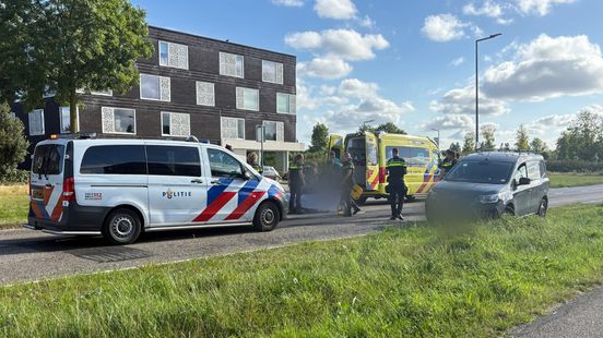 Vrouw gewond na aanrijding met auto | Jongen opgepakt voor bedreiging met vuurwapen. Vrouw gewond na aanrijding met auto | Jongen opgepakt voor bedreiging met vuurwapen.