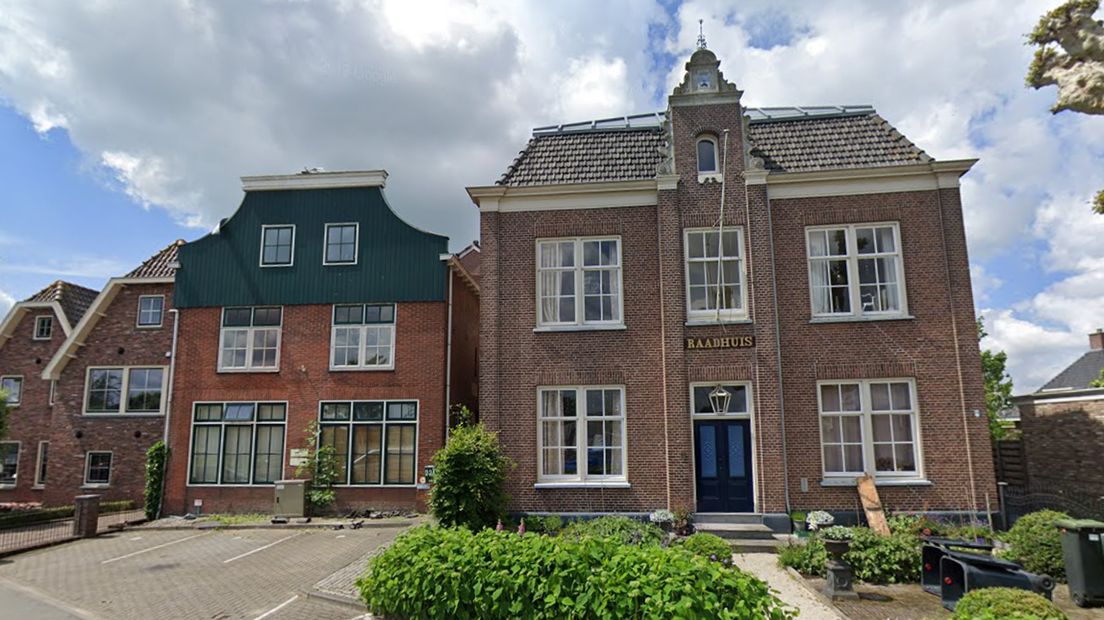 Archieffoto van het raadhuis.