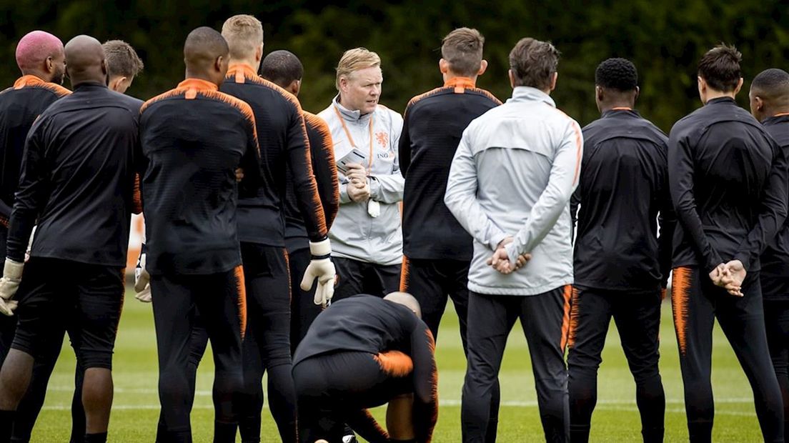 Oranje traint in De Lutte in aanloop naar EK