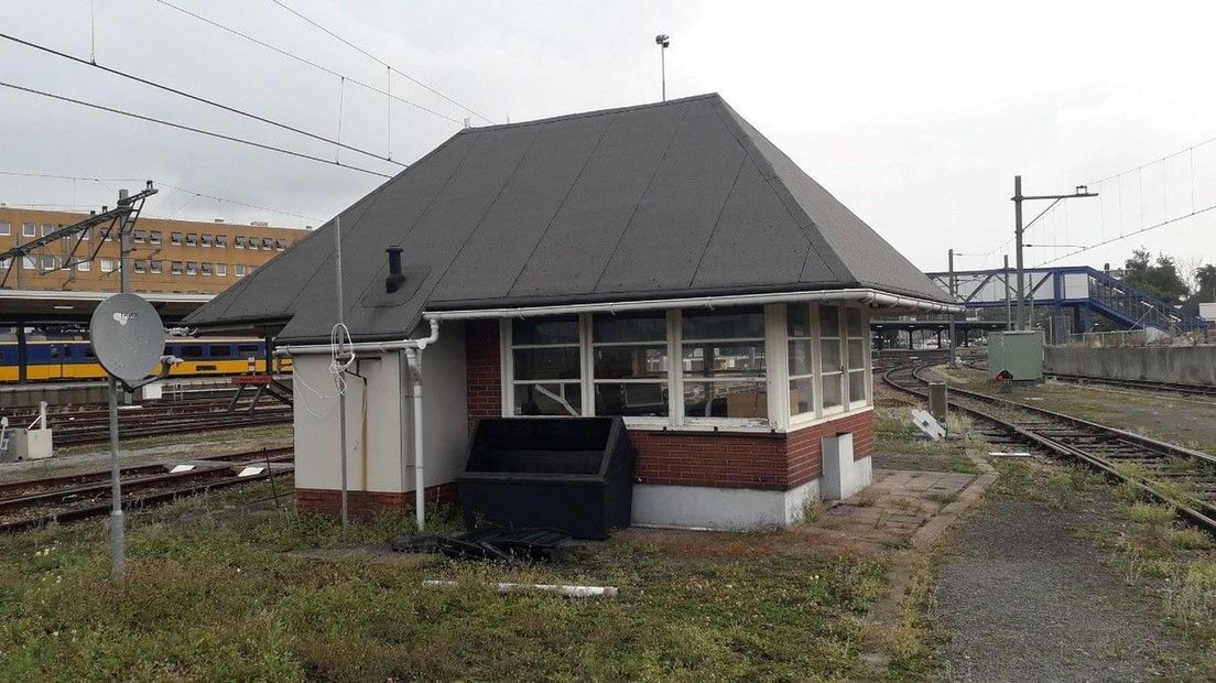 Het seinhuisje moet worden gesloopt