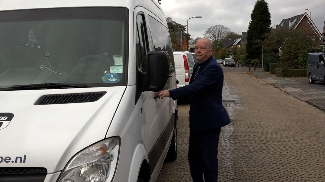 Marco Töpfer gaat op weg om kinderen op te halen