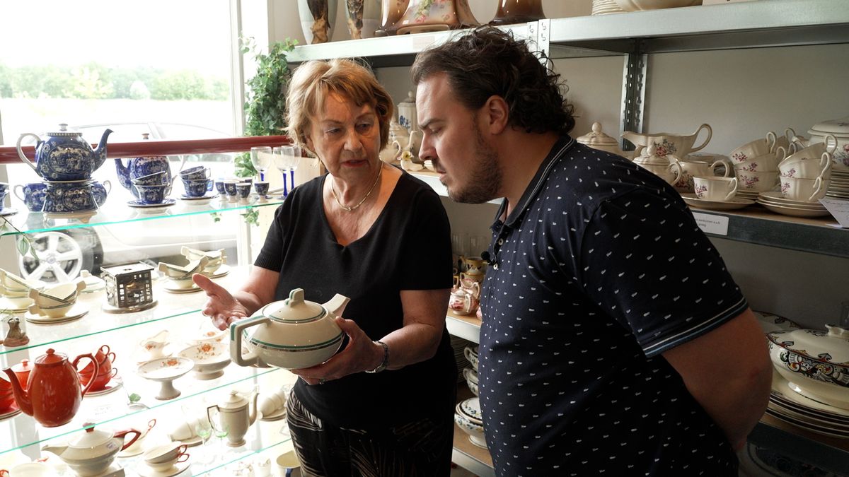 Wie helpt Afelien (81) uit Diepenheim aan een nieuwe winkel voor haar antieke servies?