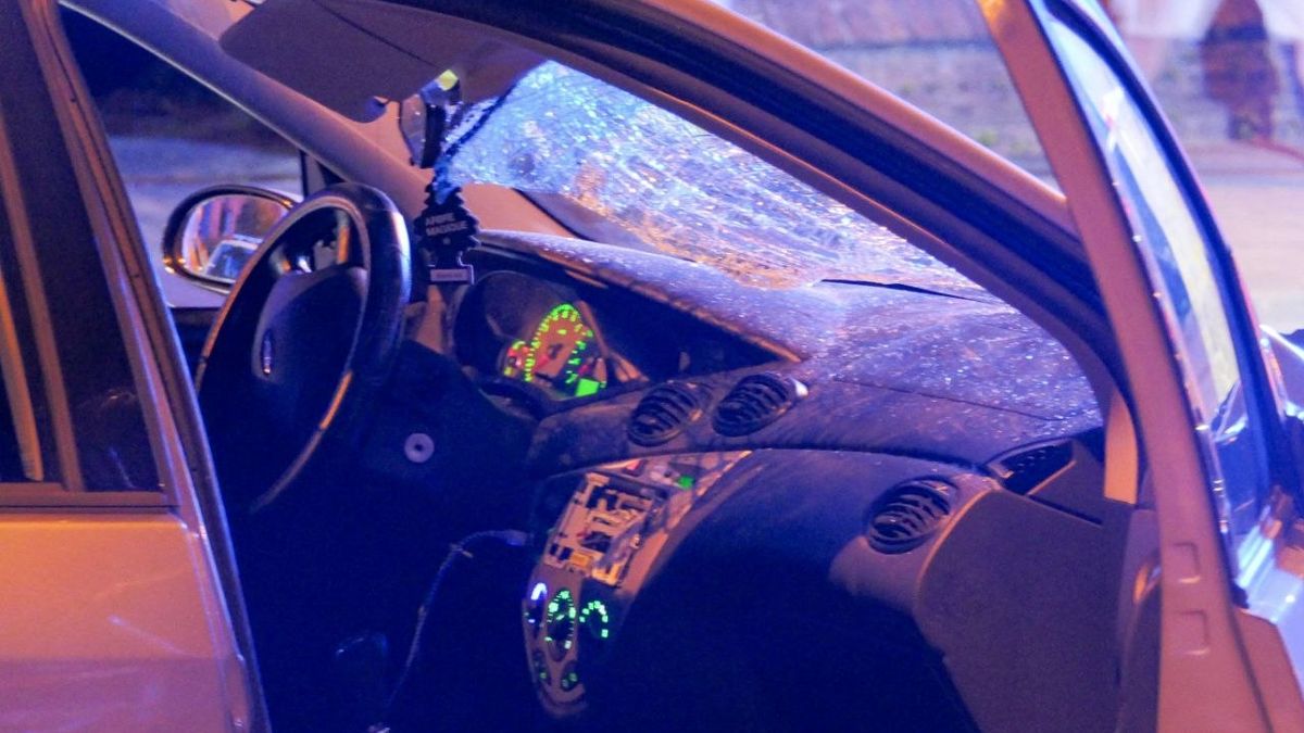112 Nieuws: Buurman wekt bewoner brandend huis | Automobilist schept fietser en vertrekt