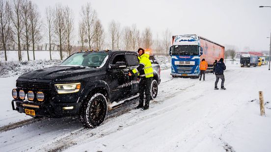 Samuel is de reddende engel van chauffeurs bij oprit A30