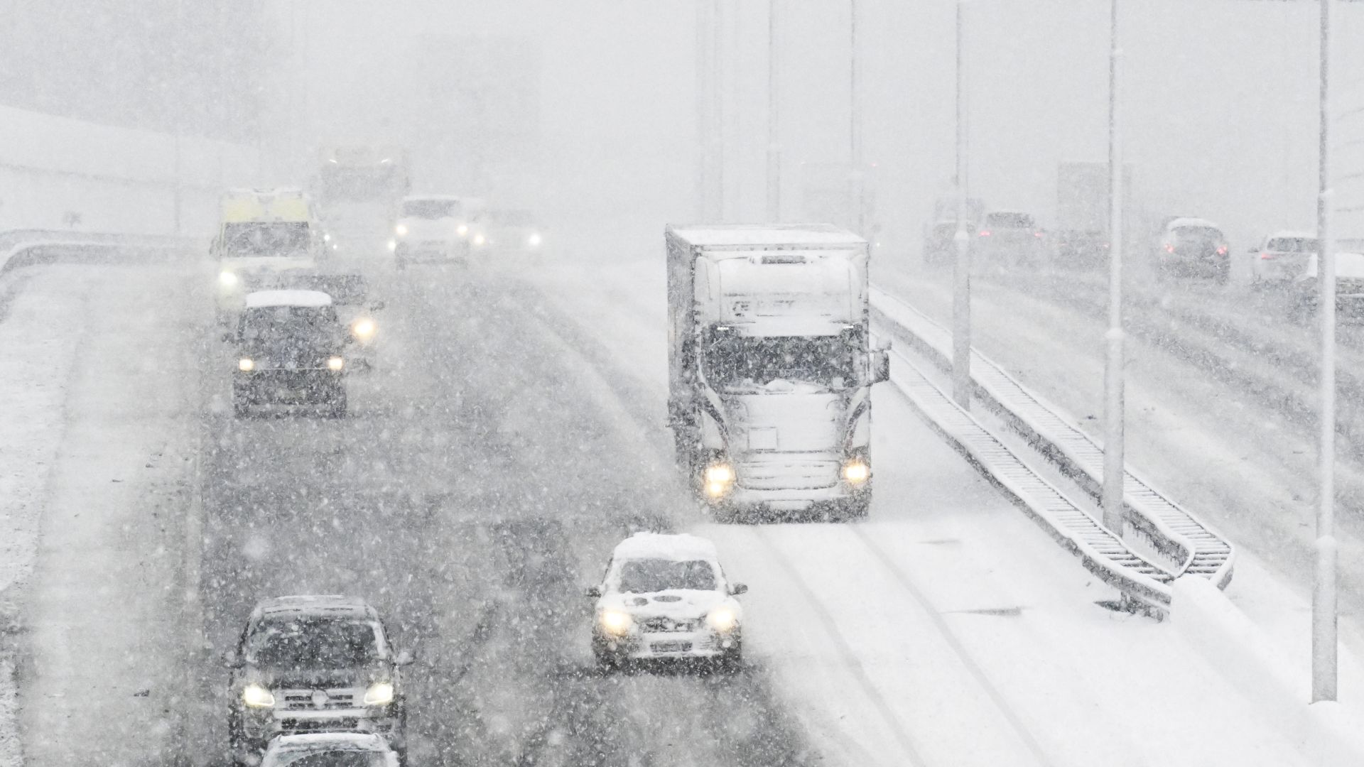 Sneeuwblog: code oranje | afval stapelt zich op | langlaufen in Leersum