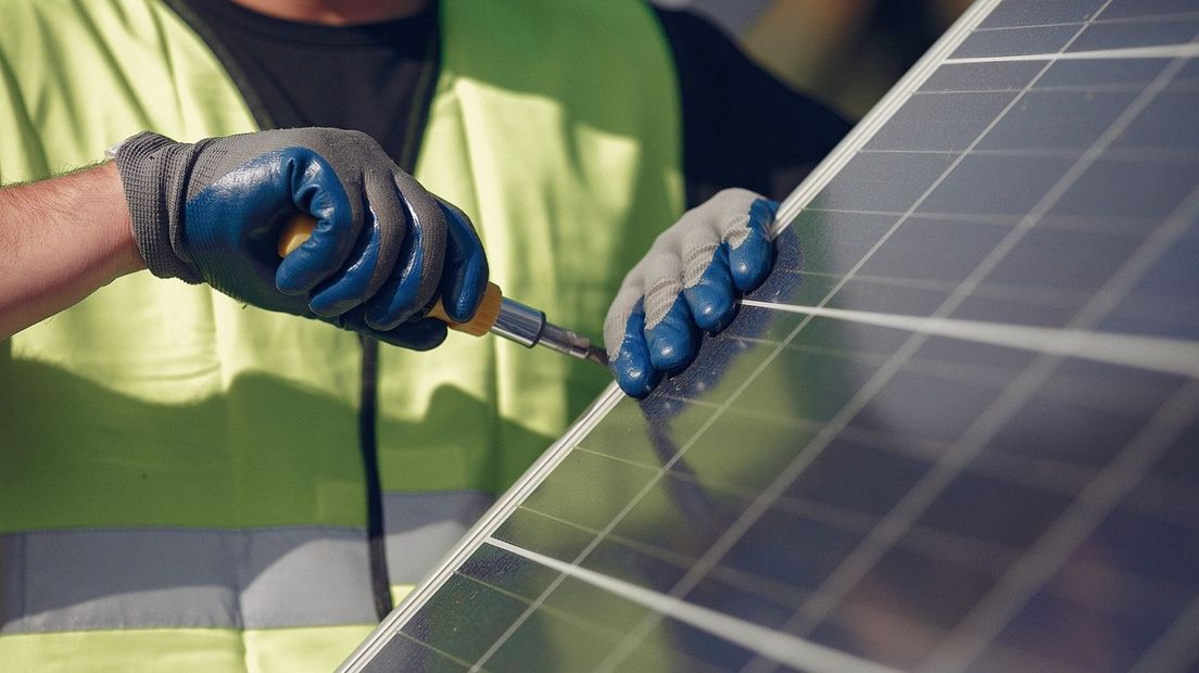 Installatie van zonnepanelen